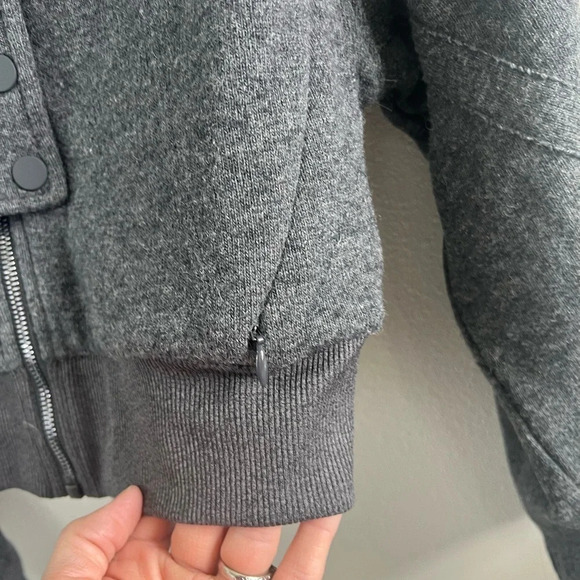 ALO Yoga Anthracite Heather Grey Cropped Strut This Jacket Activewear Women’s XS - Picture 7 of 12